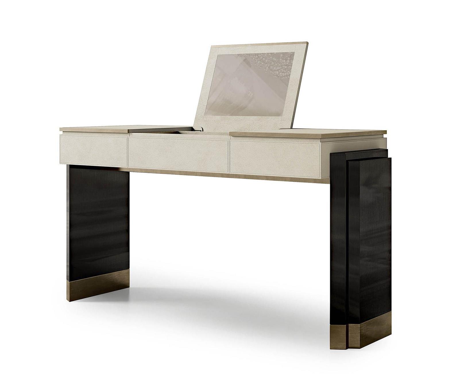 Столик туалетный кожаный Leather Vanity