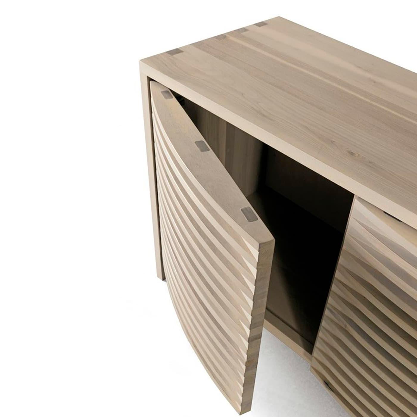 Буфет из массива грецкого ореха серого цвета Onda