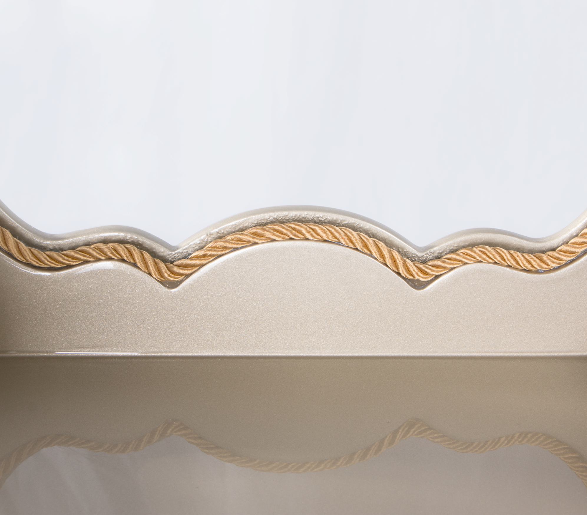 Витрина Empire Slim Cream