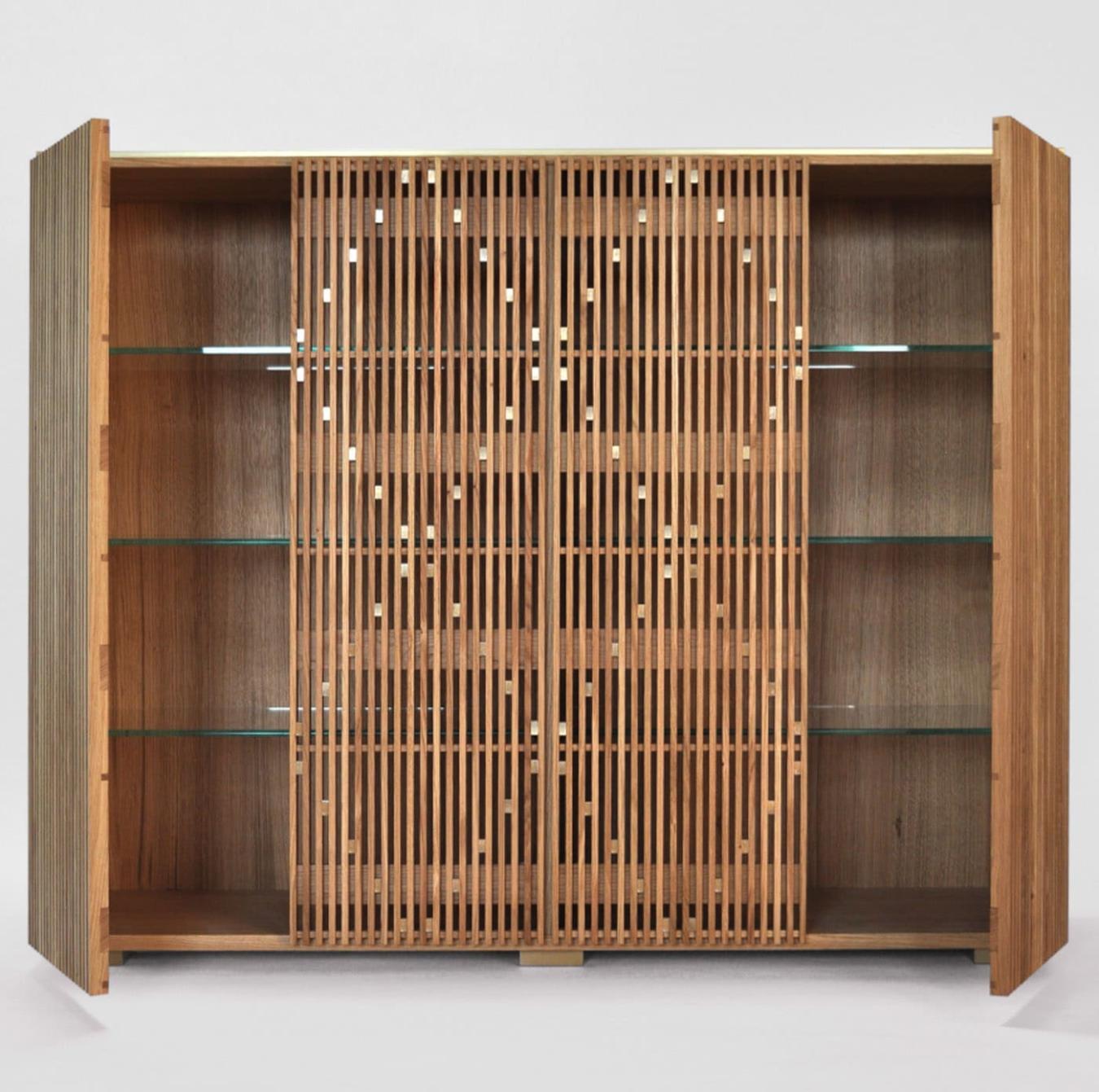 Боковой шкаф в современном стиле