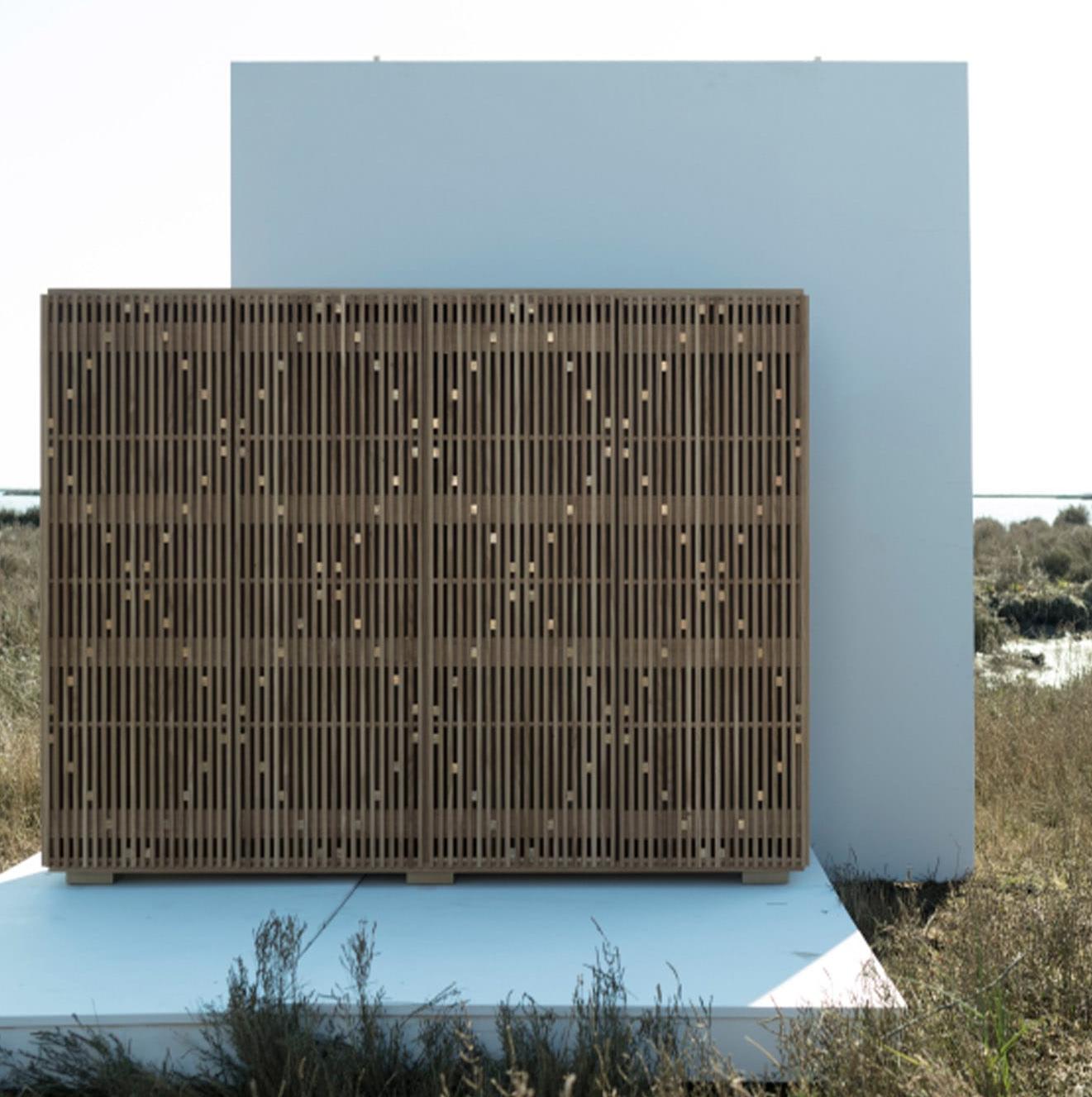 Боковой шкаф в современном стиле