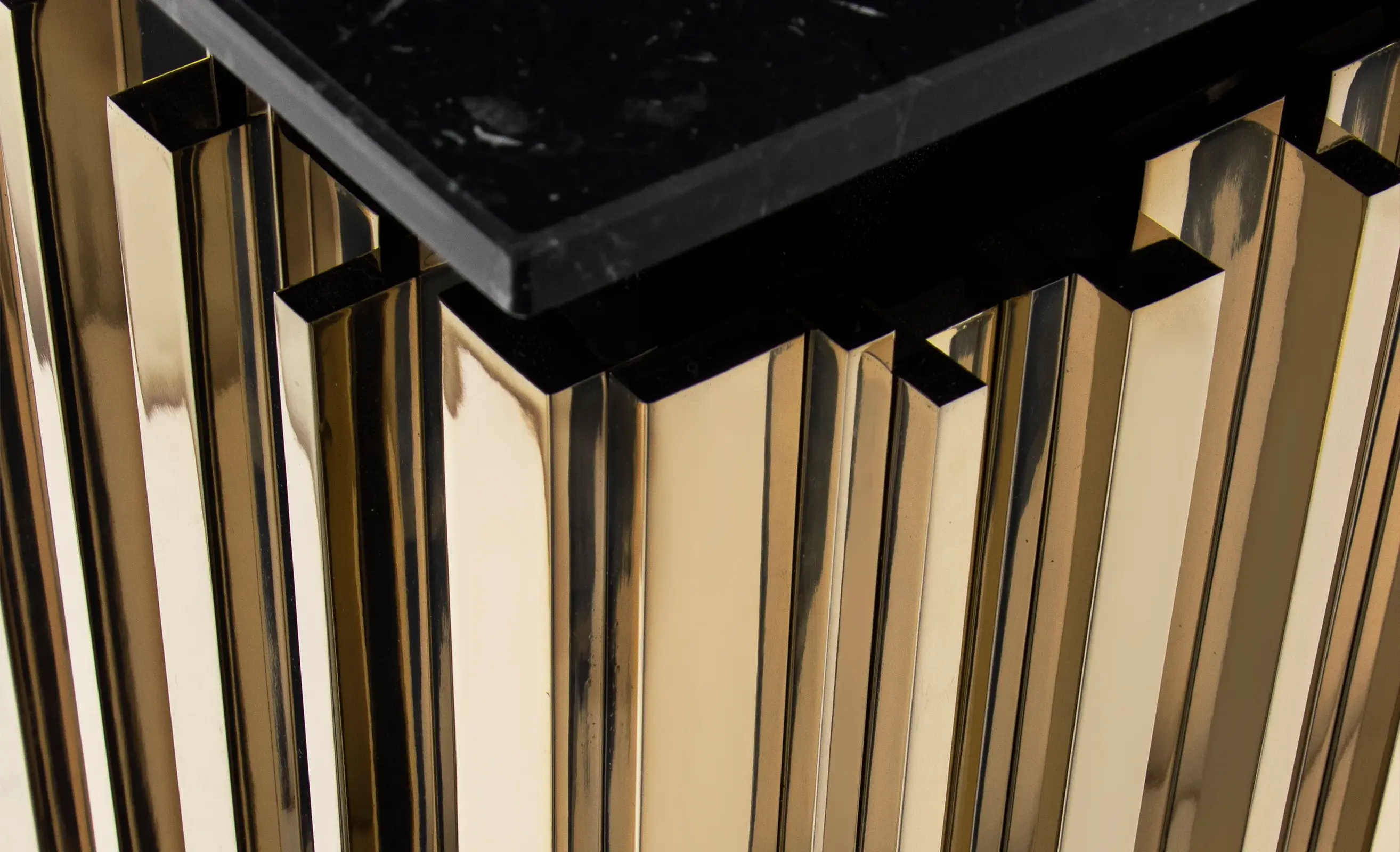 Колонна-дисплей Imperial