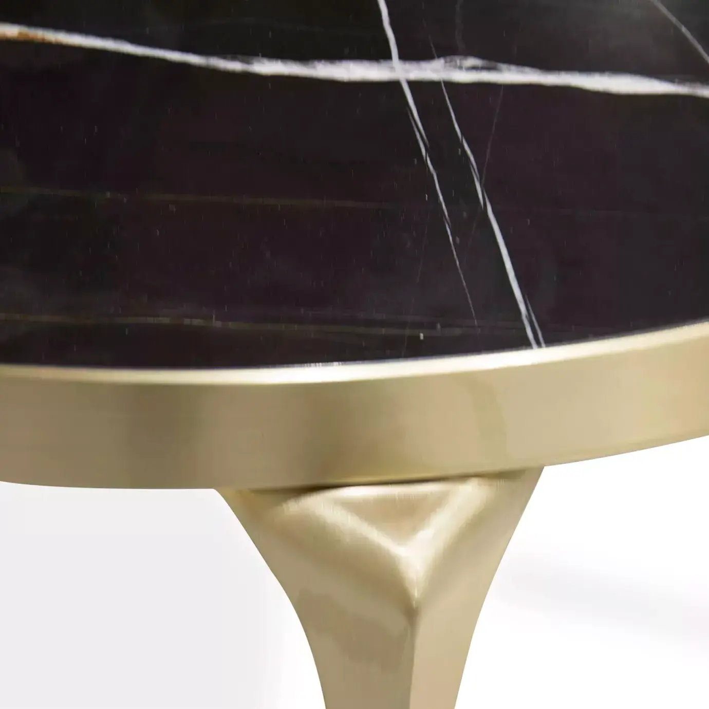 Кофейный стол из мрамора Sahara Noir Rhea