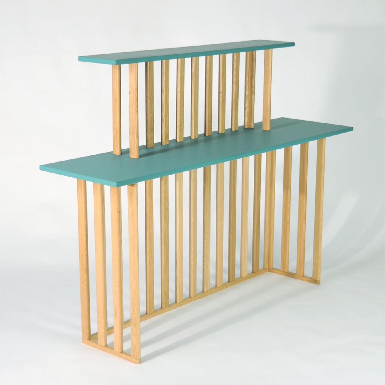 Зеленая многоуровневая консоль