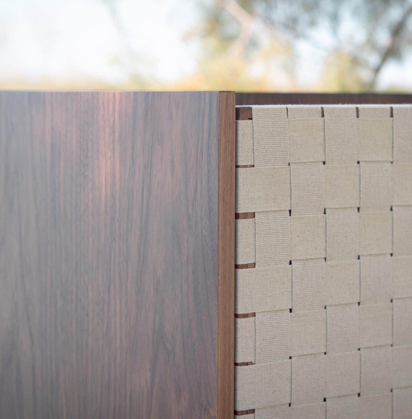 Тумба из престижного ореха канелетто