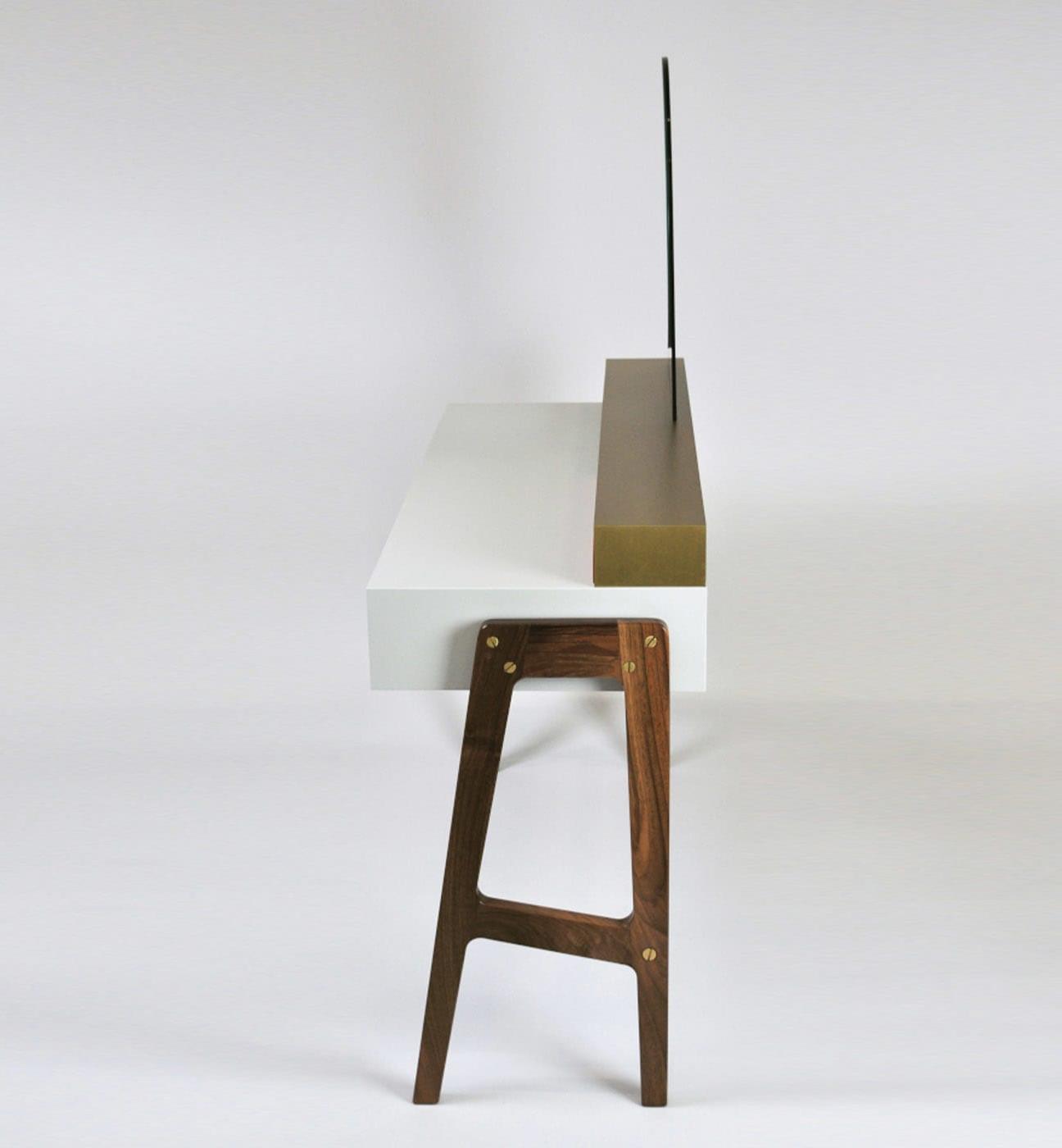 Роскошный туалетный столик с зеркалом