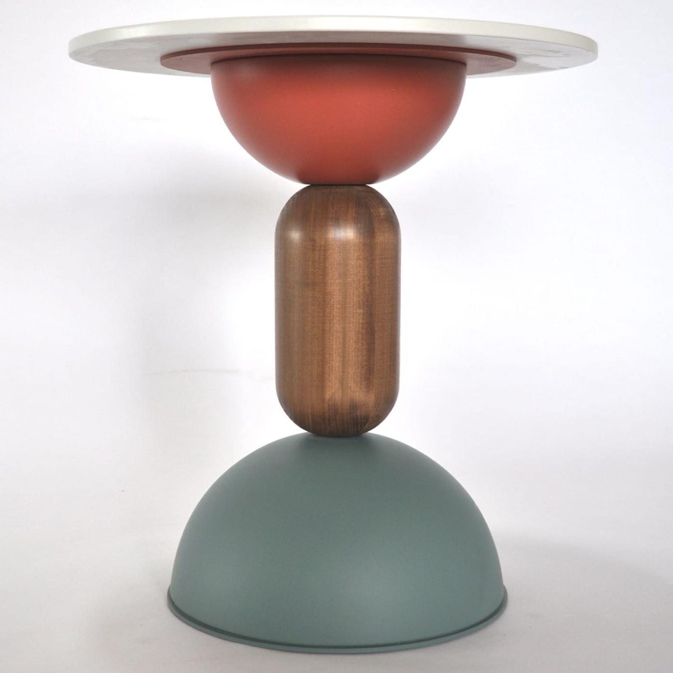 Круглый приставной столик