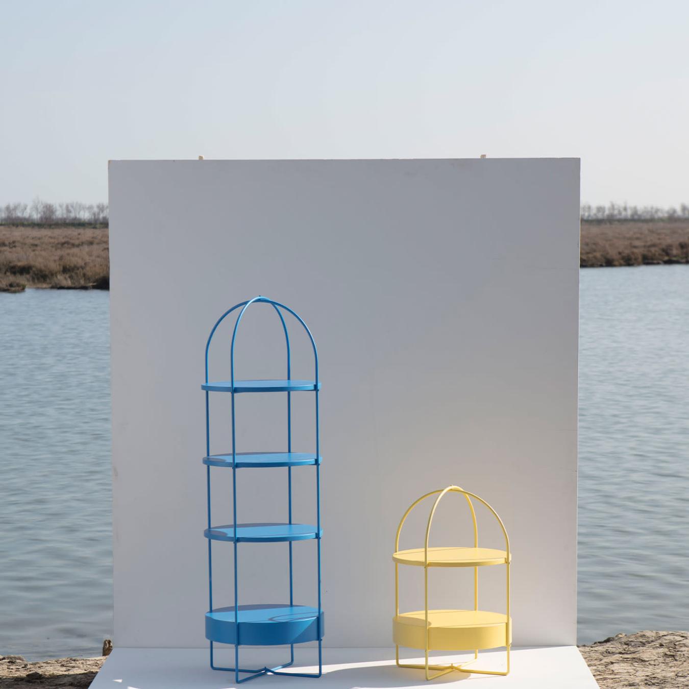 Синий лакированный книжный шкаф