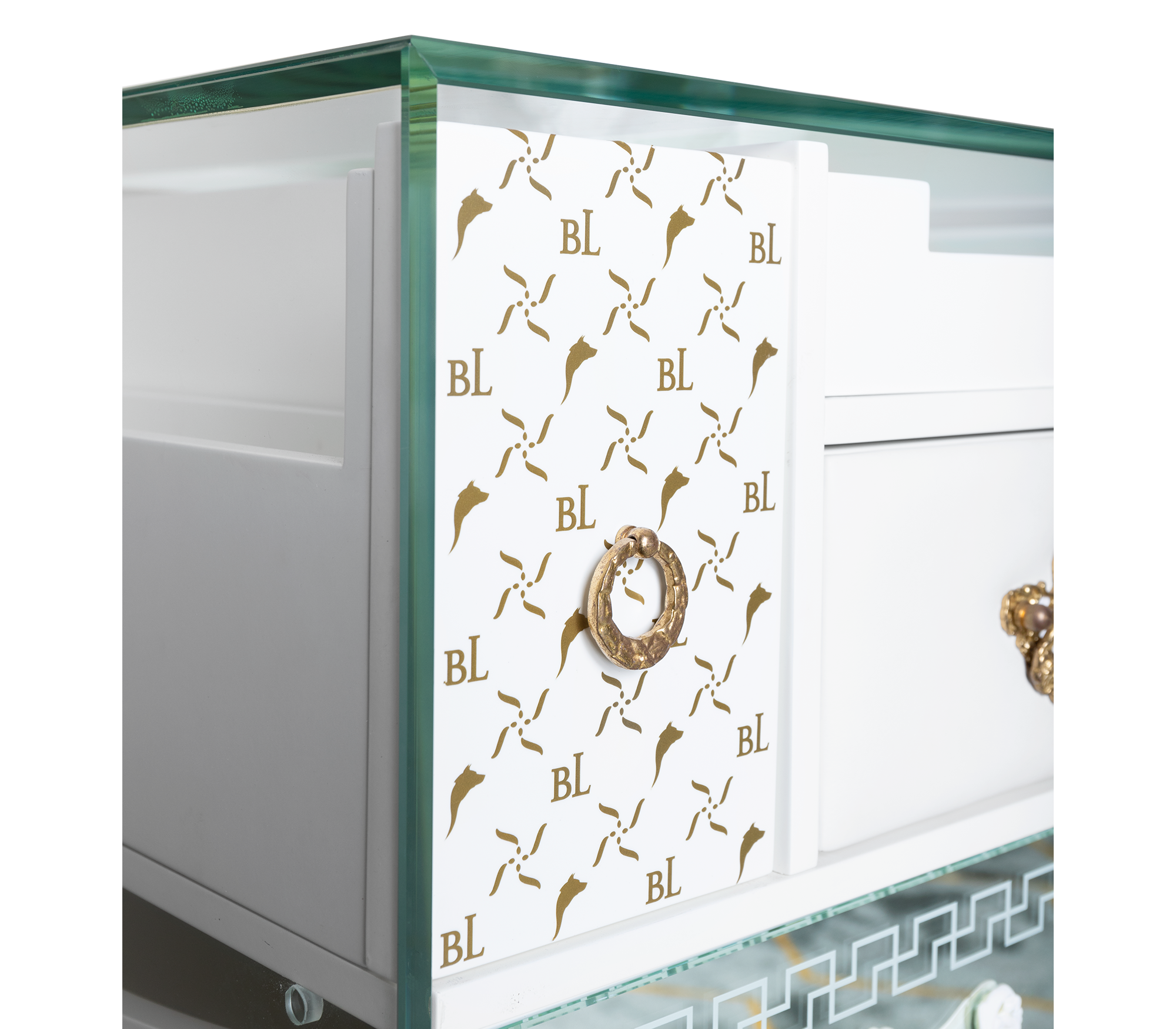 Буфет Miro White