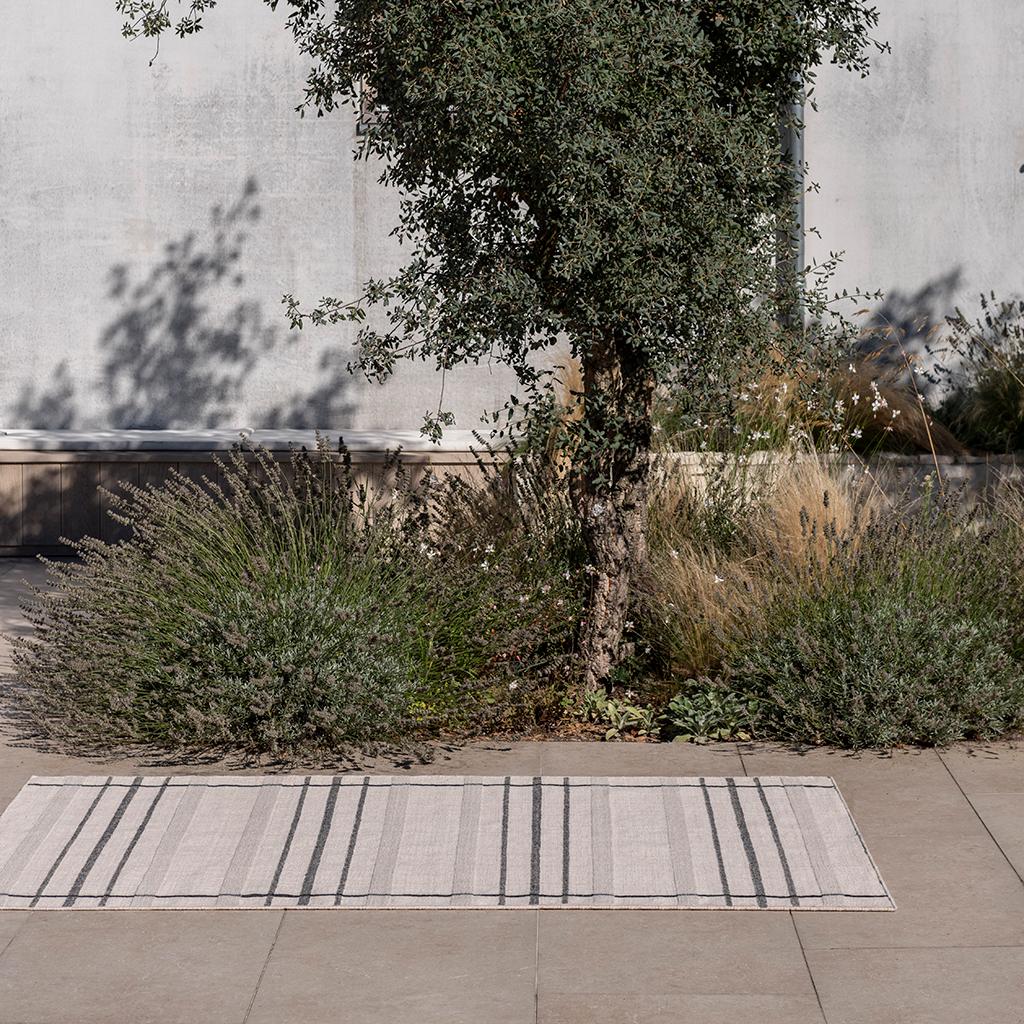 Кілем сыртқы Zona Charcoal Line | Өлшемі: 200 x 280 см