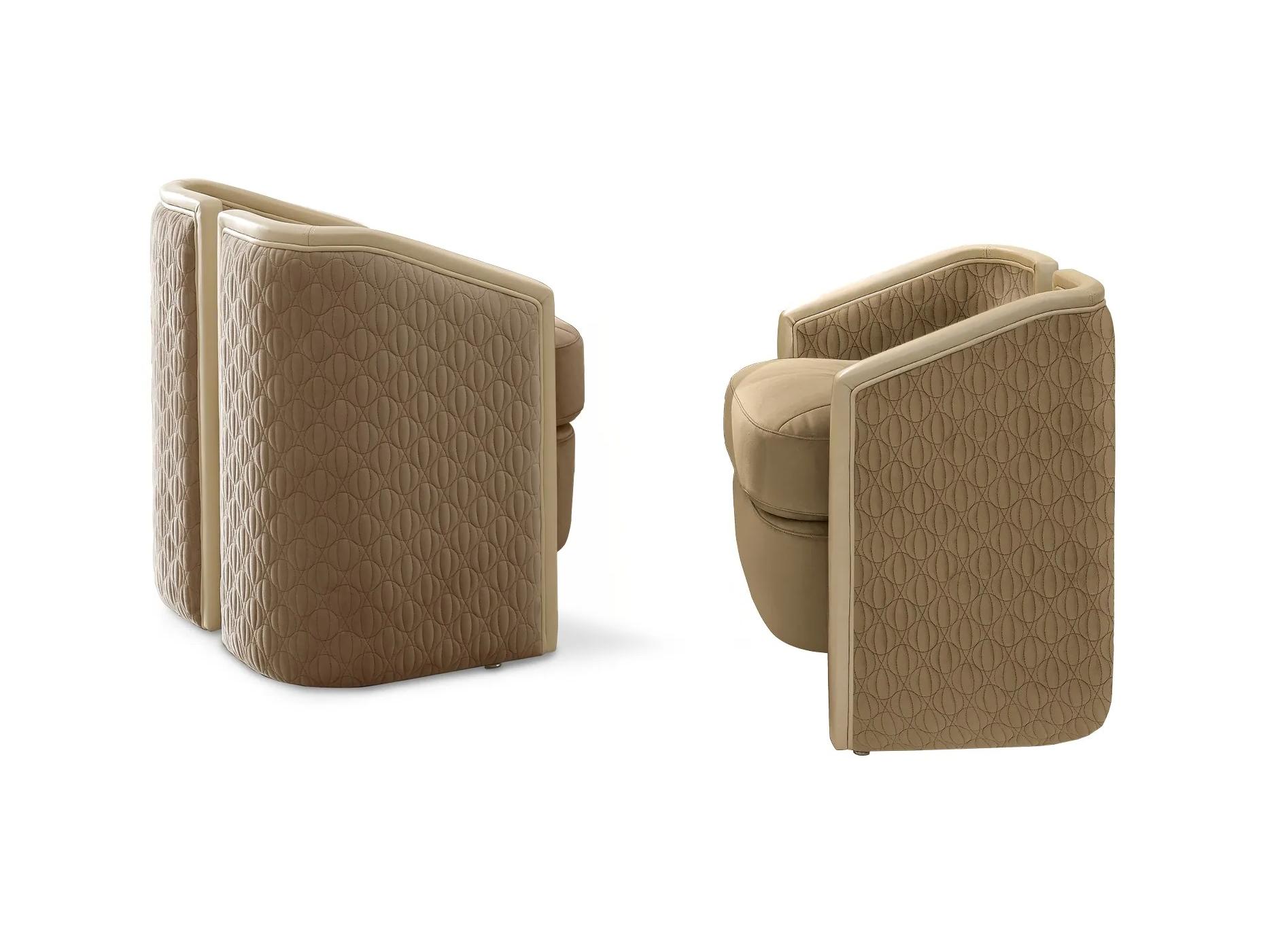 Пуф из кожи и ткани