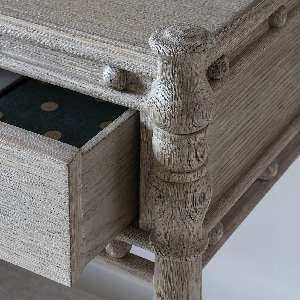 Morris Greyed Oak консоль