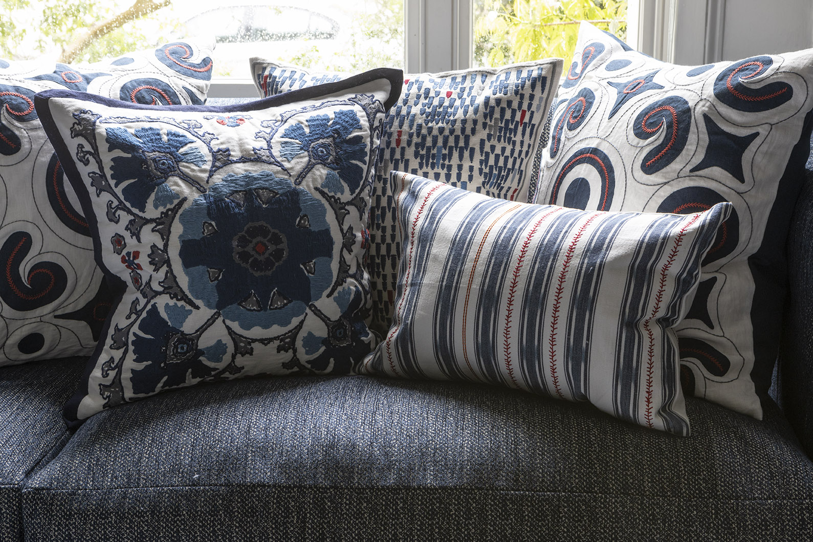 Подушка Alexi Indigo 50 × 50