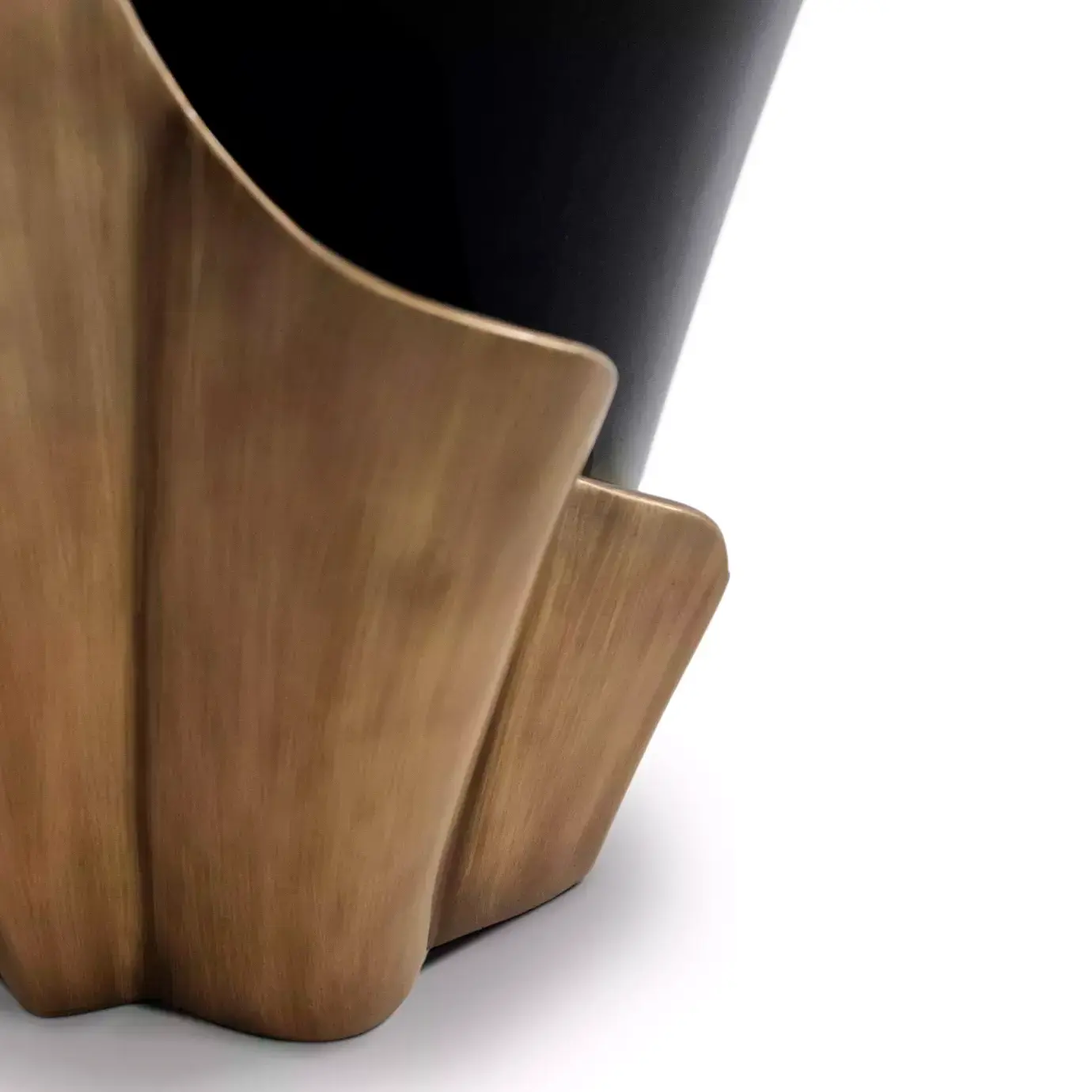 Приставной стол с патиной Solstice