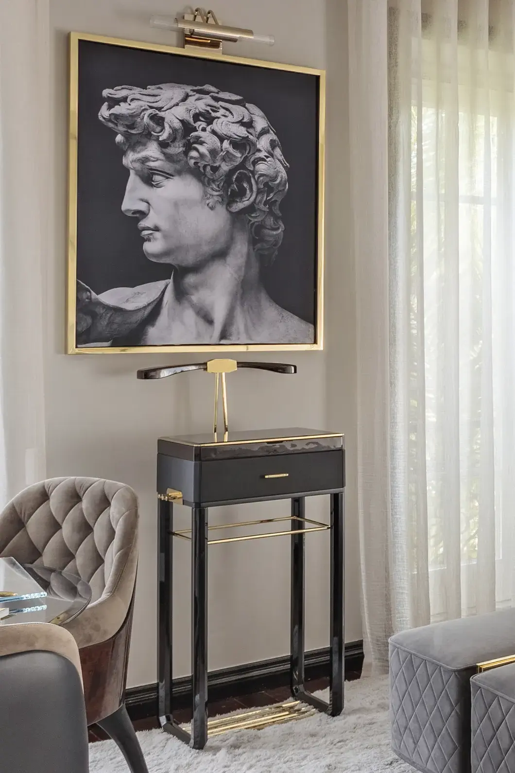 Вешалка Cadence