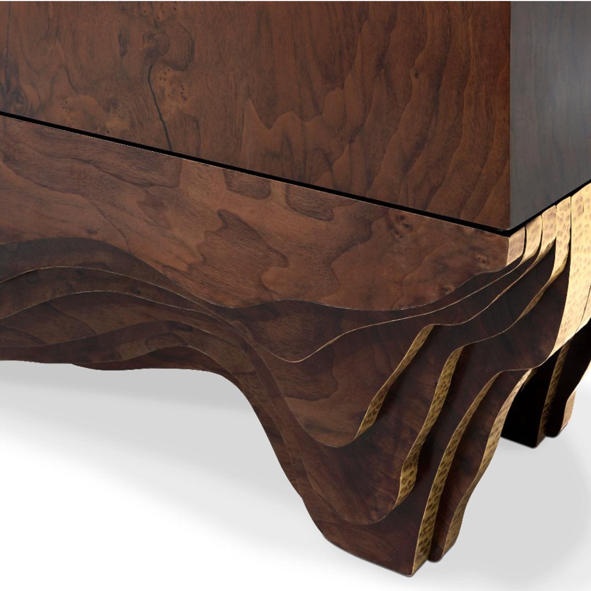 Шкаф из дерева