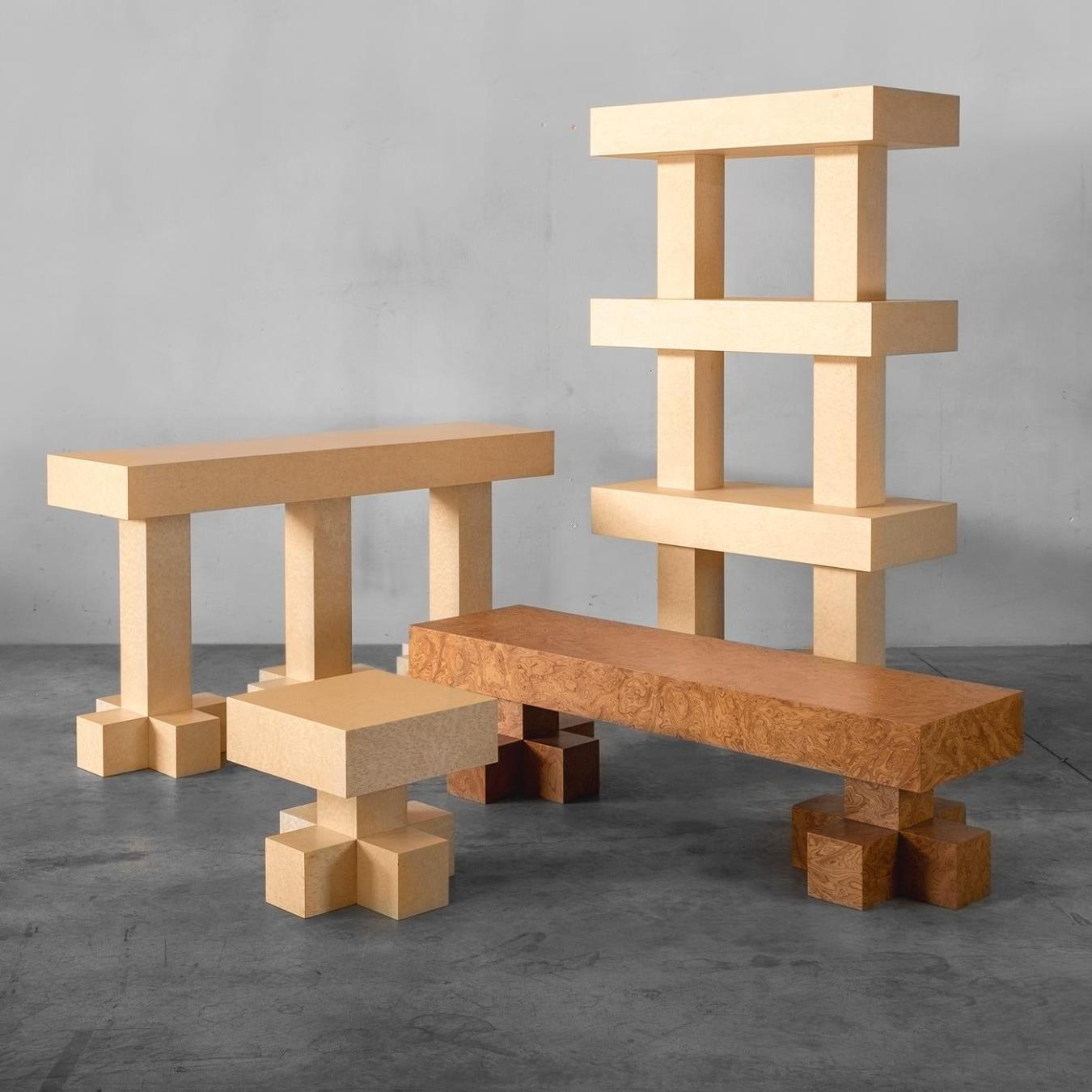 Современная итальянская консоль