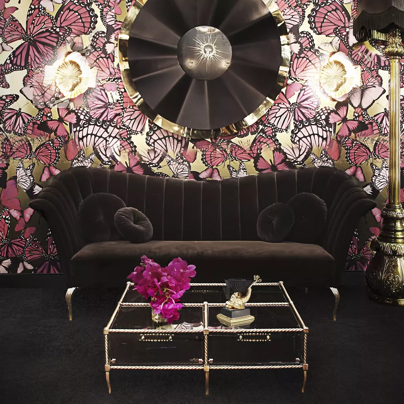 Диван на металлическом основании Saphira