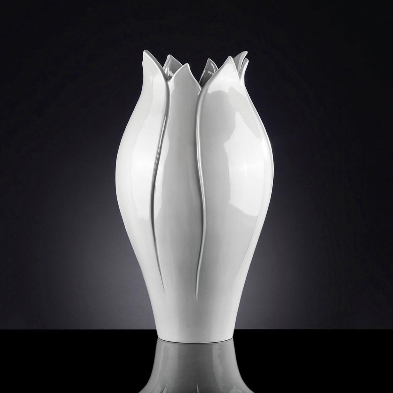 Tulip үлкен вазасы
