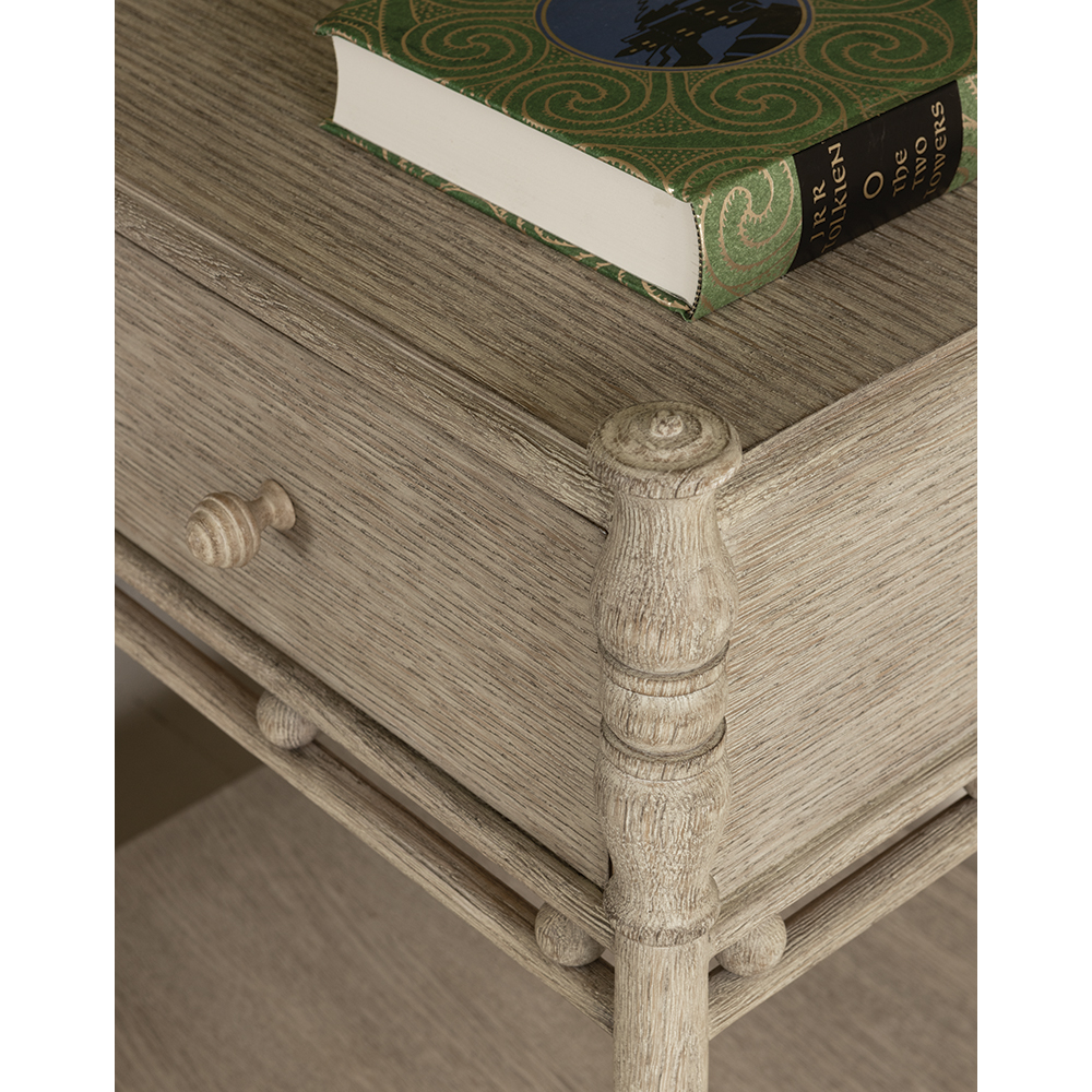 Morris Greyed Oak төсек жанындағы үстел