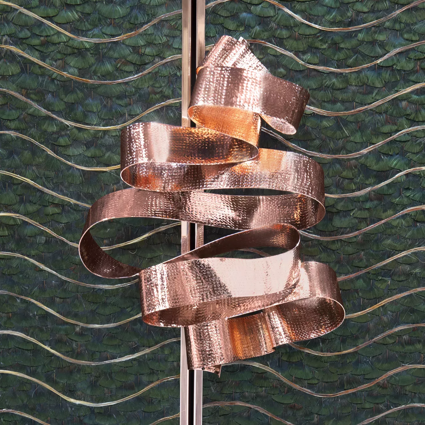 Шкаф с натуральными перьями Mirage