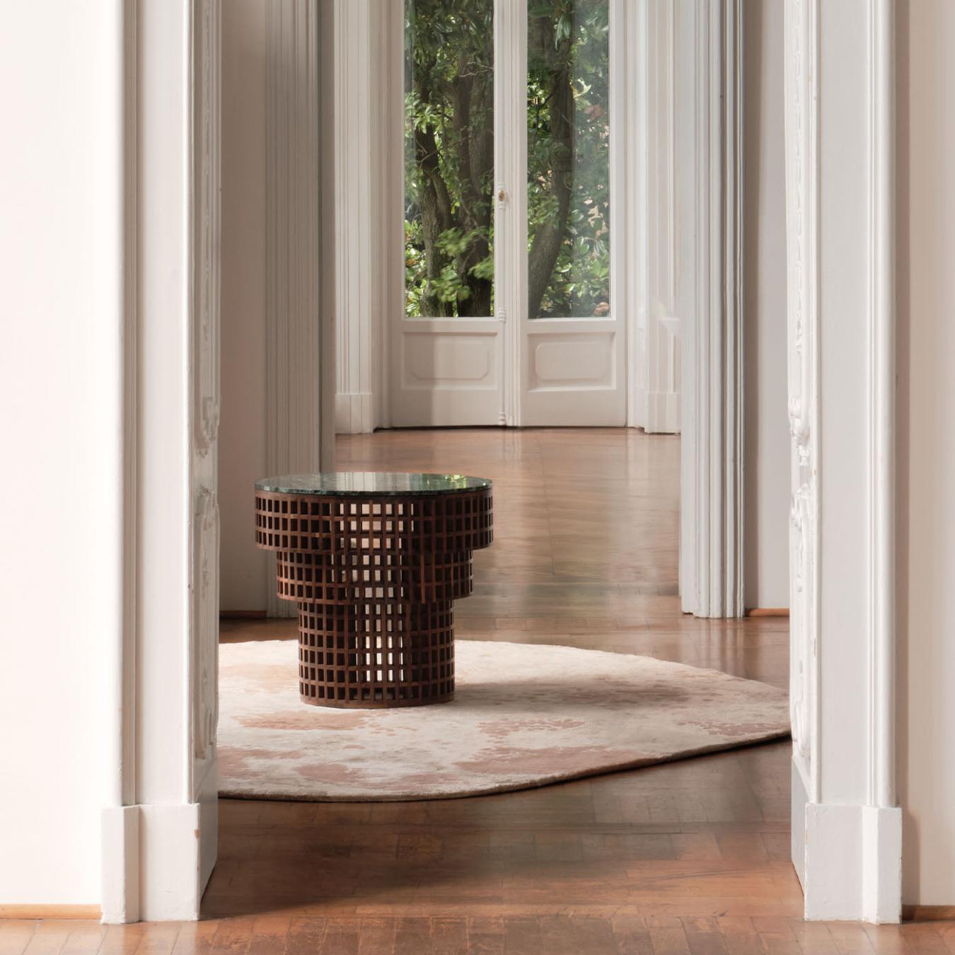 Приставной столик из ореха и итальянского мрамора