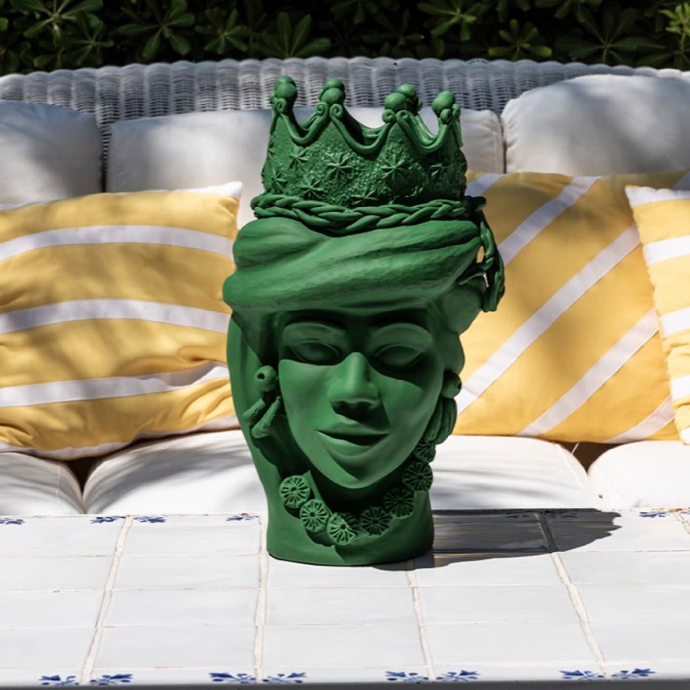 Скульптура зеленая Moor's Head