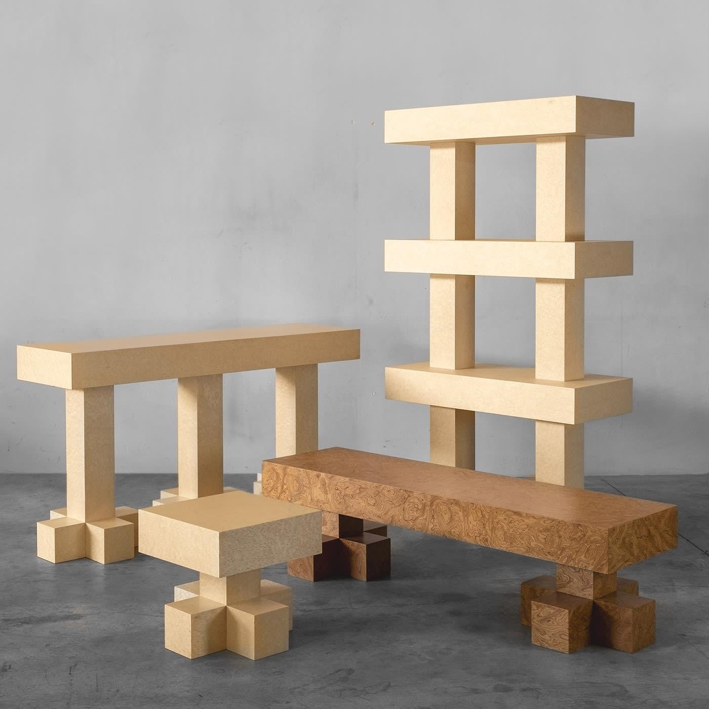 Минималистичная банкетка из итальянского дерева