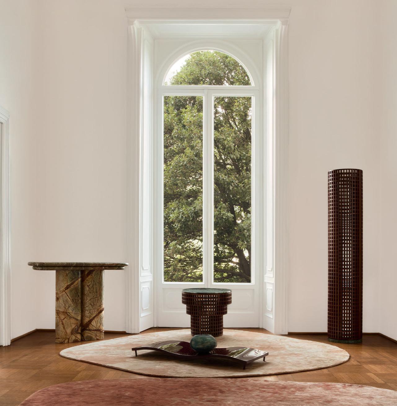 Приставной столик из ореха и итальянского мрамора