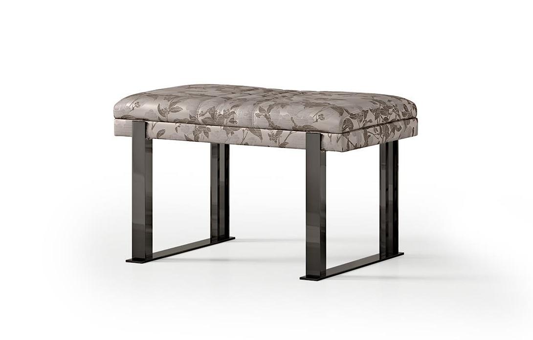 Пуф с двумя металлическими ножками Metal Legs