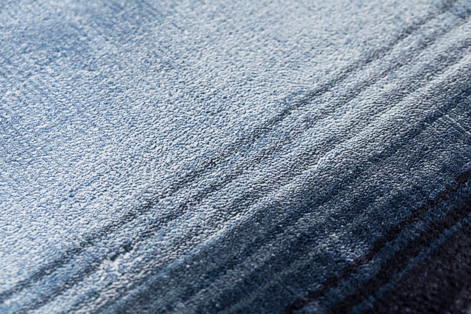 Ковер из вискозы ручной работы Artic