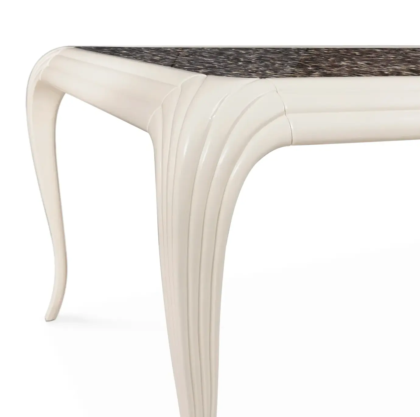 Обеденный стол с отделкой из экзотических перьев Mistral