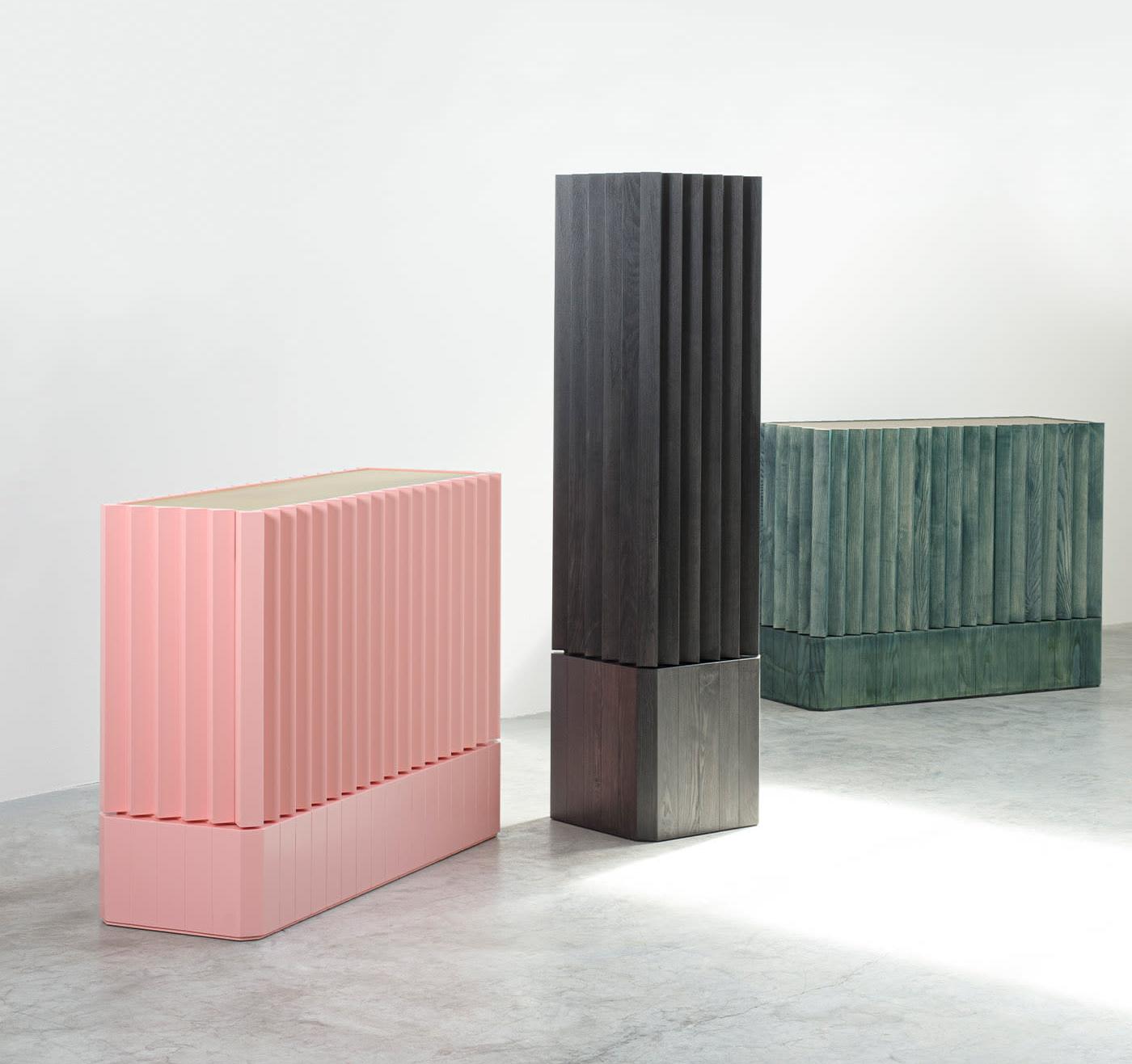 Изысканная розовая тумба