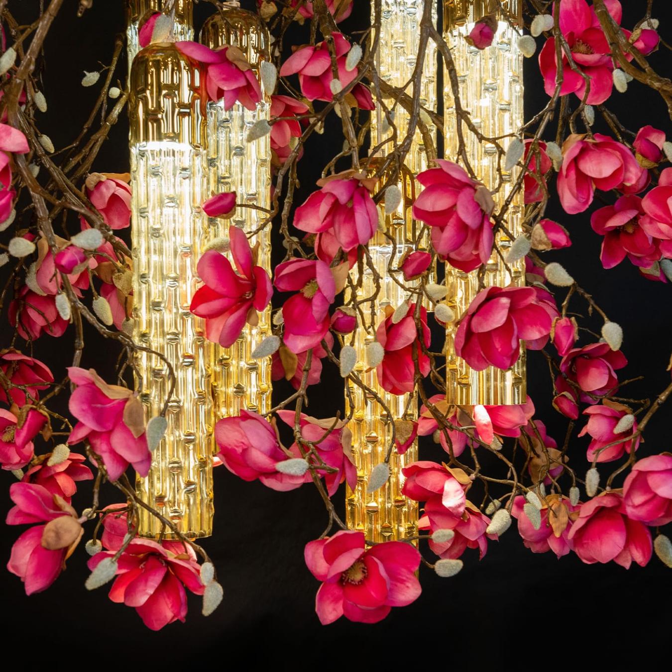 Квадратная золотая люстра Magnolia
