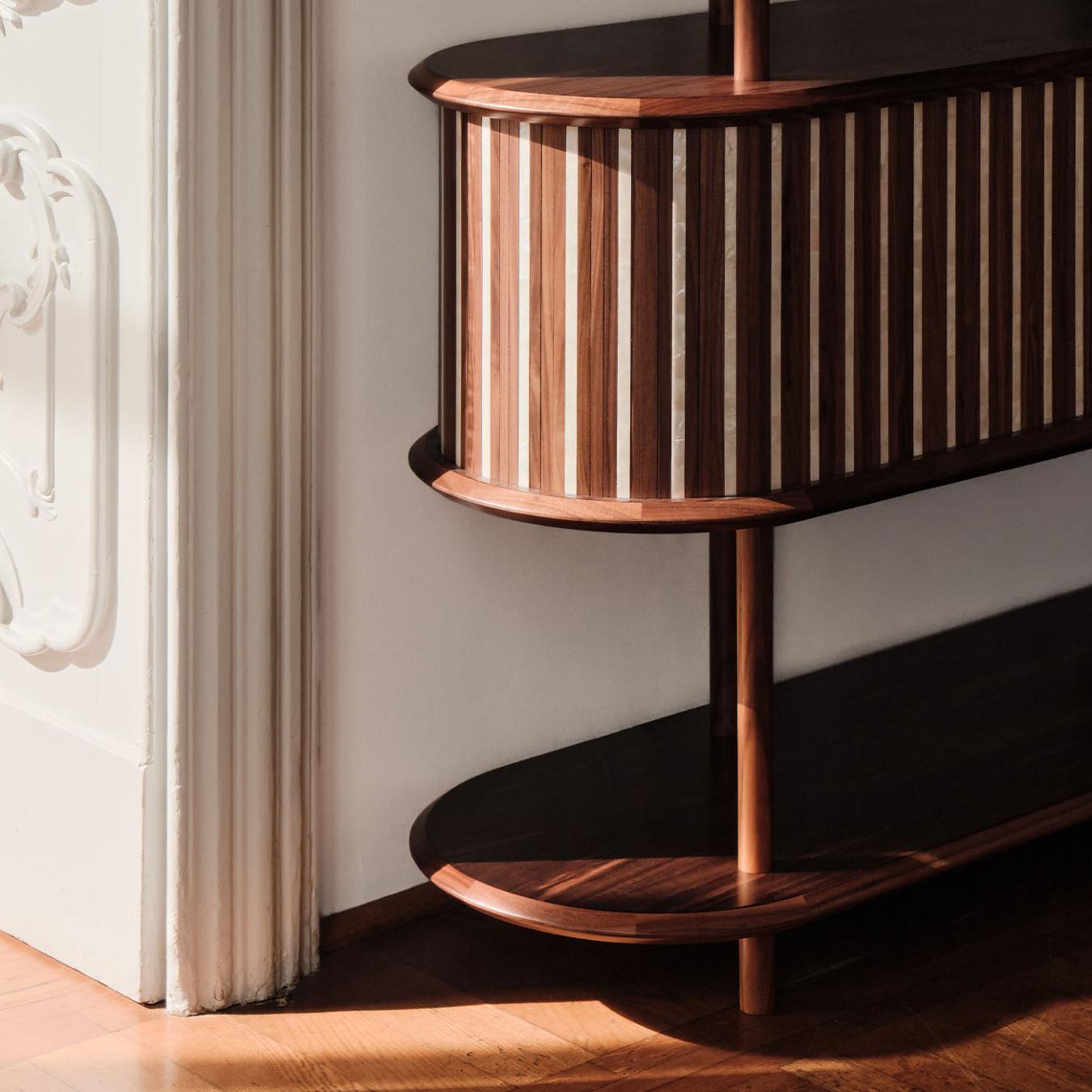 Модульный книжный шкаф из массива дерева