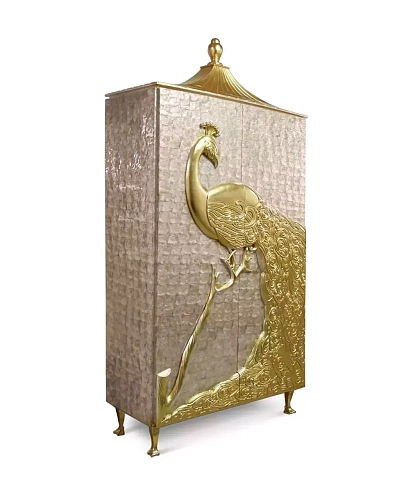 Шкаф с перламутровой отделкой Camilia