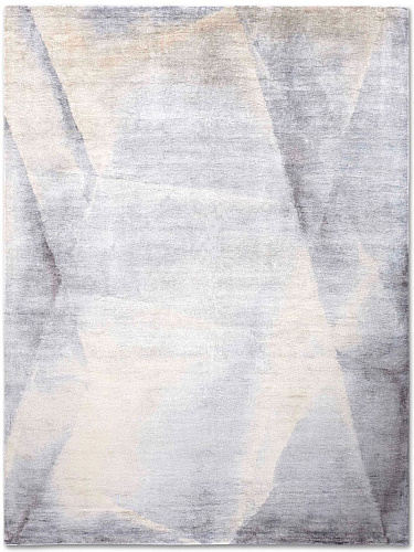 Ковер ручной работы серебристого цвета