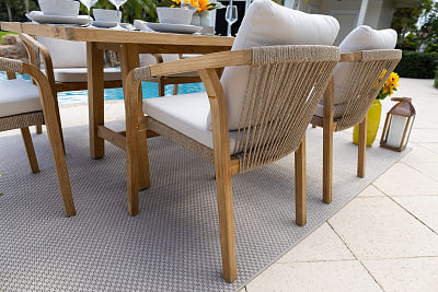 Уличные стулья