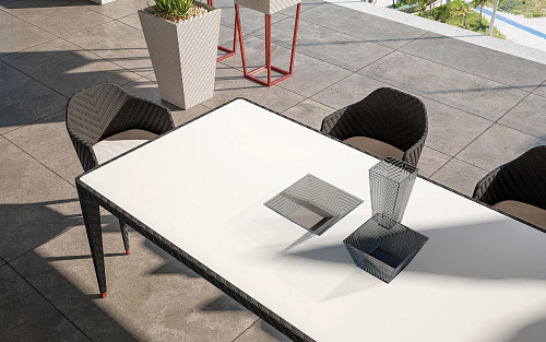 Уличный стул с подлокотниками