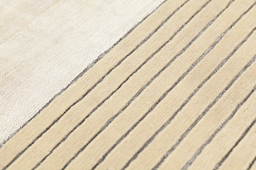 Ковер с бежевыми полосами из шерсти и вискозы