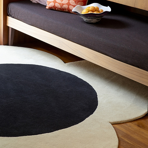 Ковер шерстяной Flower Spot Ecru / Black