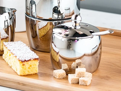 Сахарницы и молочники