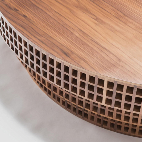 Журнальный столик из итальянского ореха