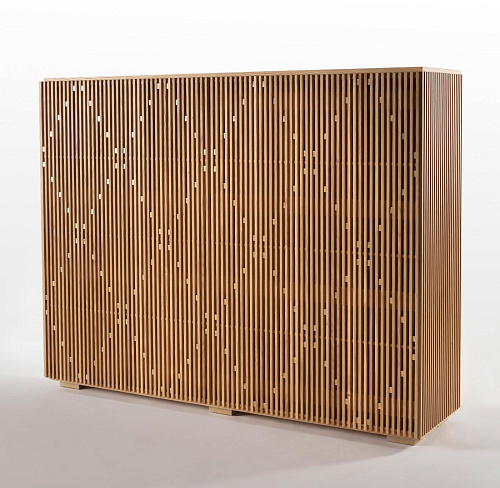 Модерновый деревянный шкаф