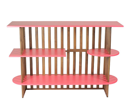 Розовый трехуровневый книжный шкаф