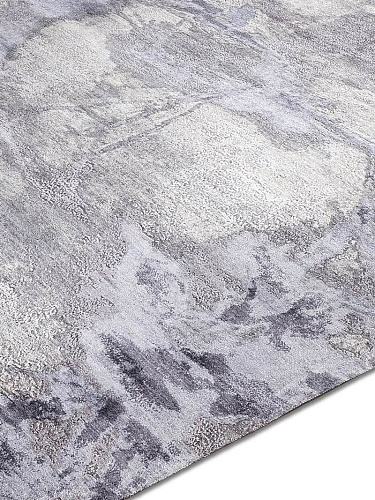 Ковер ручной работы светло-серого цвета